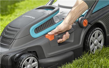 Elektrinė vejapjovė GARDENA PowerMax 1600 37 - Lengvas aukščio reguliavimas